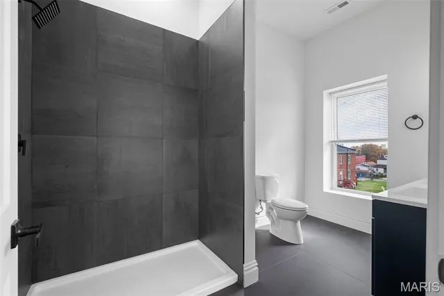 $399,000 | 6827 Minnesota Avenue, St. Louis, MO 63111