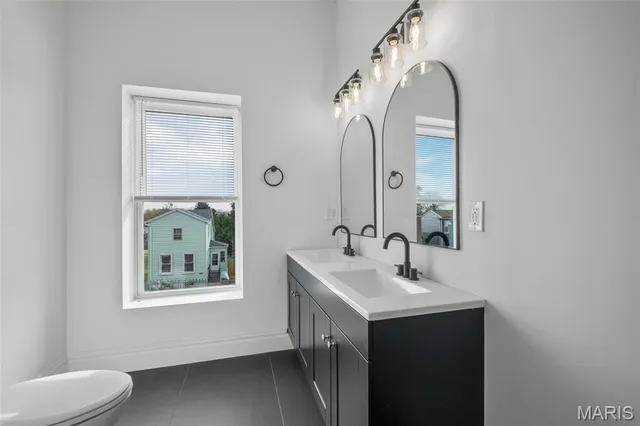 $399,000 | 6827 Minnesota Avenue, St. Louis, MO 63111