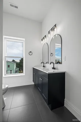 $399,000 | 6827 Minnesota Avenue, St. Louis, MO 63111