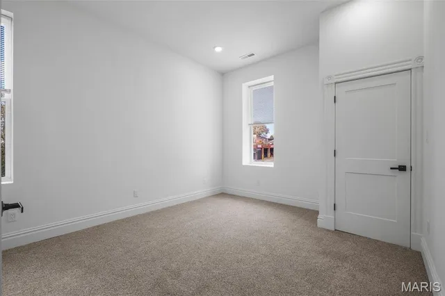 $399,000 | 6827 Minnesota Avenue, St. Louis, MO 63111