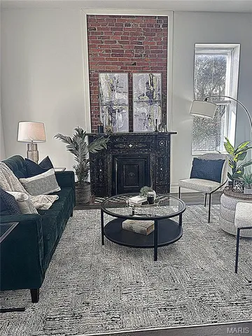 $399,000 | 6827 Minnesota Avenue, St. Louis, MO 63111