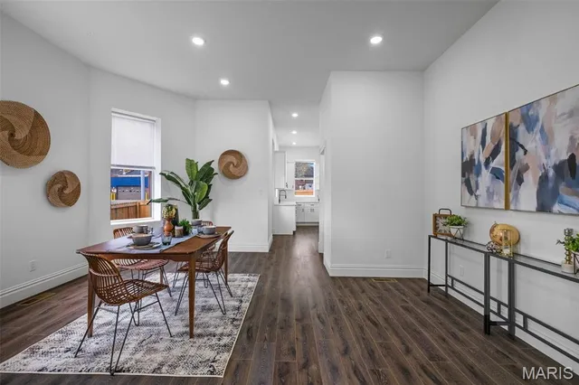 $399,000 | 6827 Minnesota Avenue, St. Louis, MO 63111