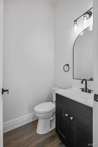 $399,000 | 6827 Minnesota Avenue, St. Louis, MO 63111