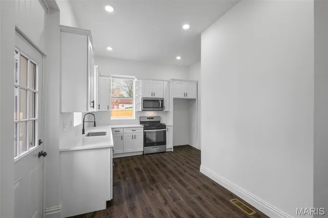 $399,000 | 6827 Minnesota Avenue, St. Louis, MO 63111