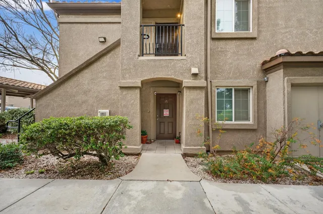 $399,000 | 4200 East Commerce Way, Unit 1811, Sacramento, CA 95834