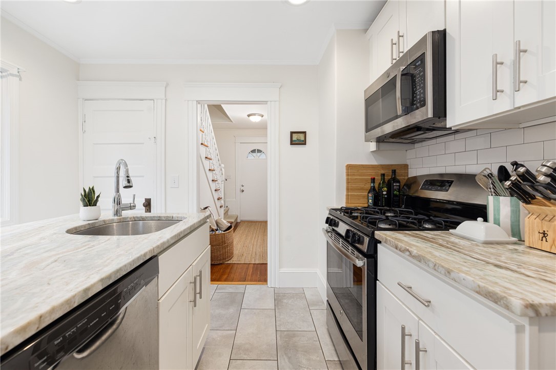 19 County Street Newport, RI 02840 - Photo 19 of 39