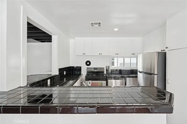$4,000 | 305 Marine Avenue, Newport Beach, CA 92662