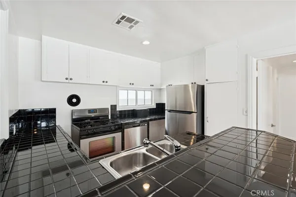 $4,000 | 305 Marine Avenue, Newport Beach, CA 92662