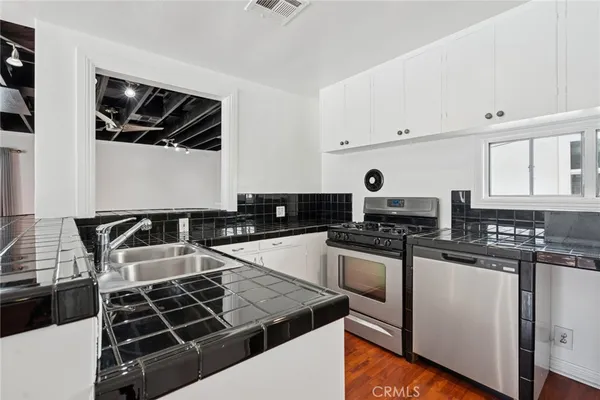 $4,000 | 305 Marine Avenue, Newport Beach, CA 92662