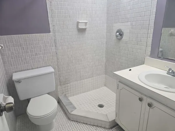 $1,800 | 1320 Northwest 43 Terrace, Lauderhill, FL 33313