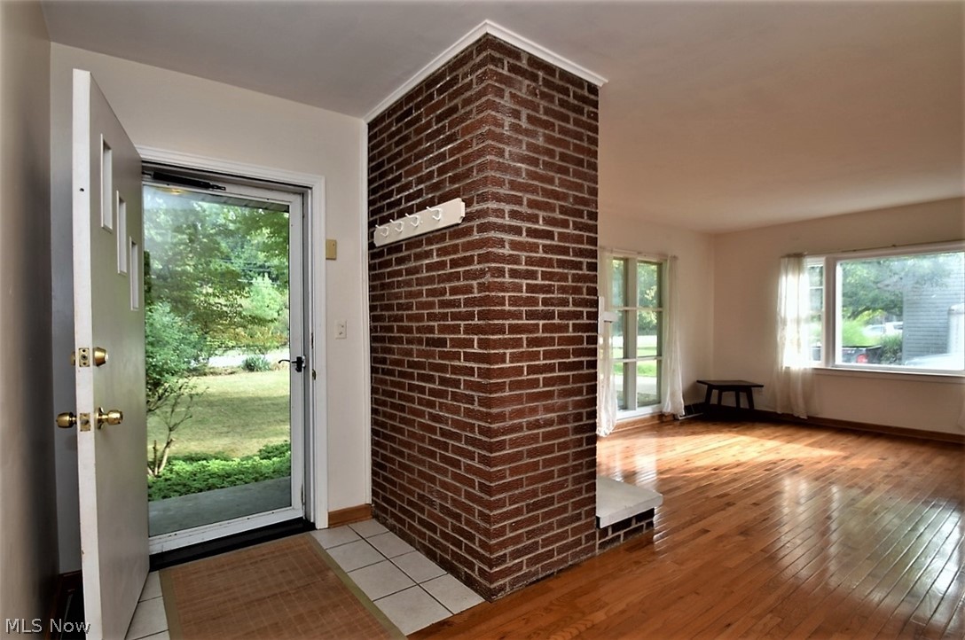 27280 Highland Road Cleveland, OH 44143 - Photo 3 of 35