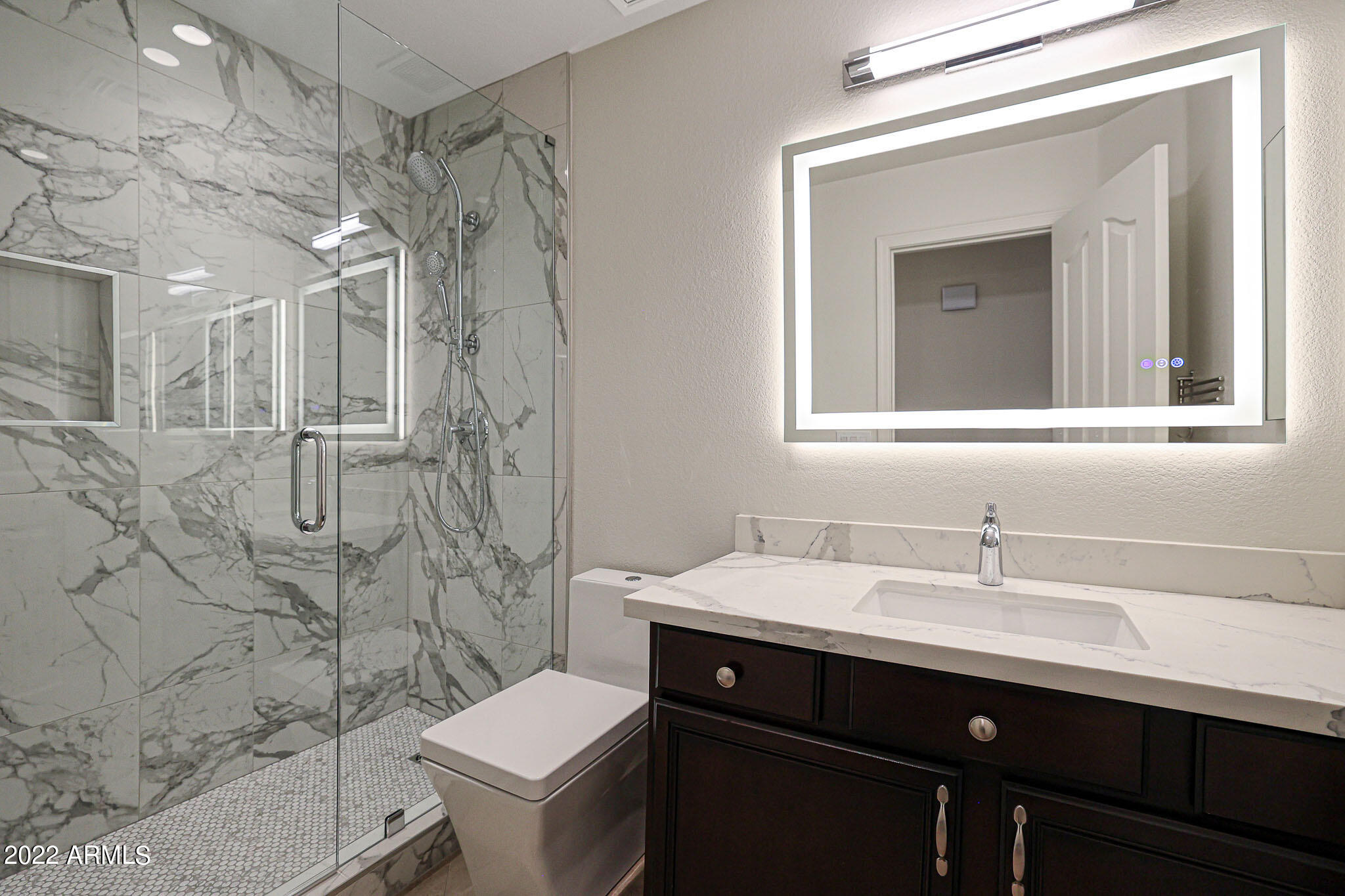 4316 East Rowel Road Phoenix, AZ 85050 - Photo 25 of 40 Guest Bath