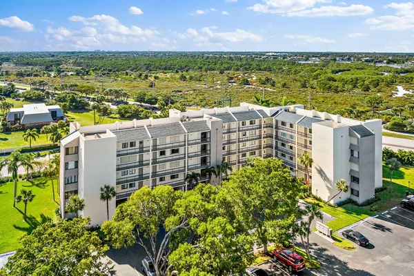 $349,000 | 1605 Highway 1, Unit M1202, Jupiter, FL 33477