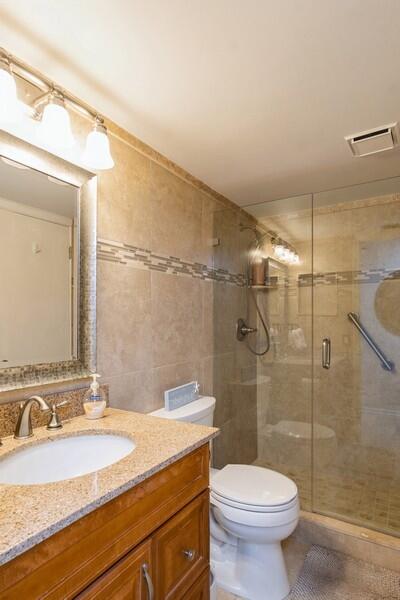 1605 Highway 1, Unit M1202 Jupiter, FL 33477 - Photo 20 of 52 20_1605USHIGHWAY1_UNITM1202_8_Bathroom_F