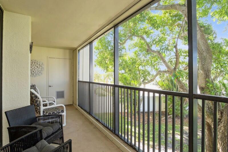 1605 Highway 1, Unit M1202 Jupiter, FL 33477 - Photo 23 of 52 23_1605USHIGHWAY1_UNITM1202_325_Balcony_