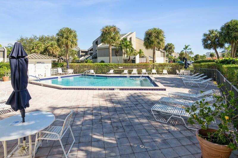 1605 Highway 1, Unit M1202 Jupiter, FL 33477 - Photo 24 of 52 24_1605USHIGHWAY1_UNITM1202_29_Pool_Flex