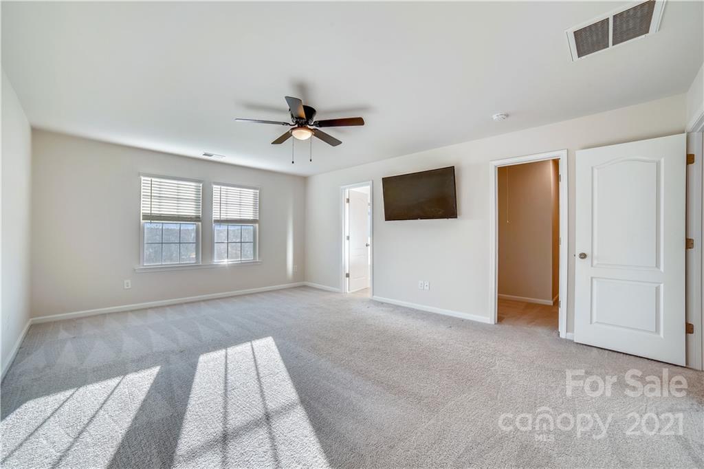 18121 Kalabash Road, Unit 195 Charlotte, NC 28278 - Photo 27 of 39 a view of livingroom with a flat screen tv