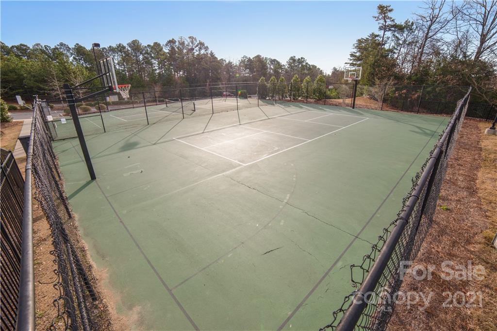 18121 Kalabash Road, Unit 195 Charlotte, NC 28278 - Photo 37 of 39 a view of a tennis court
