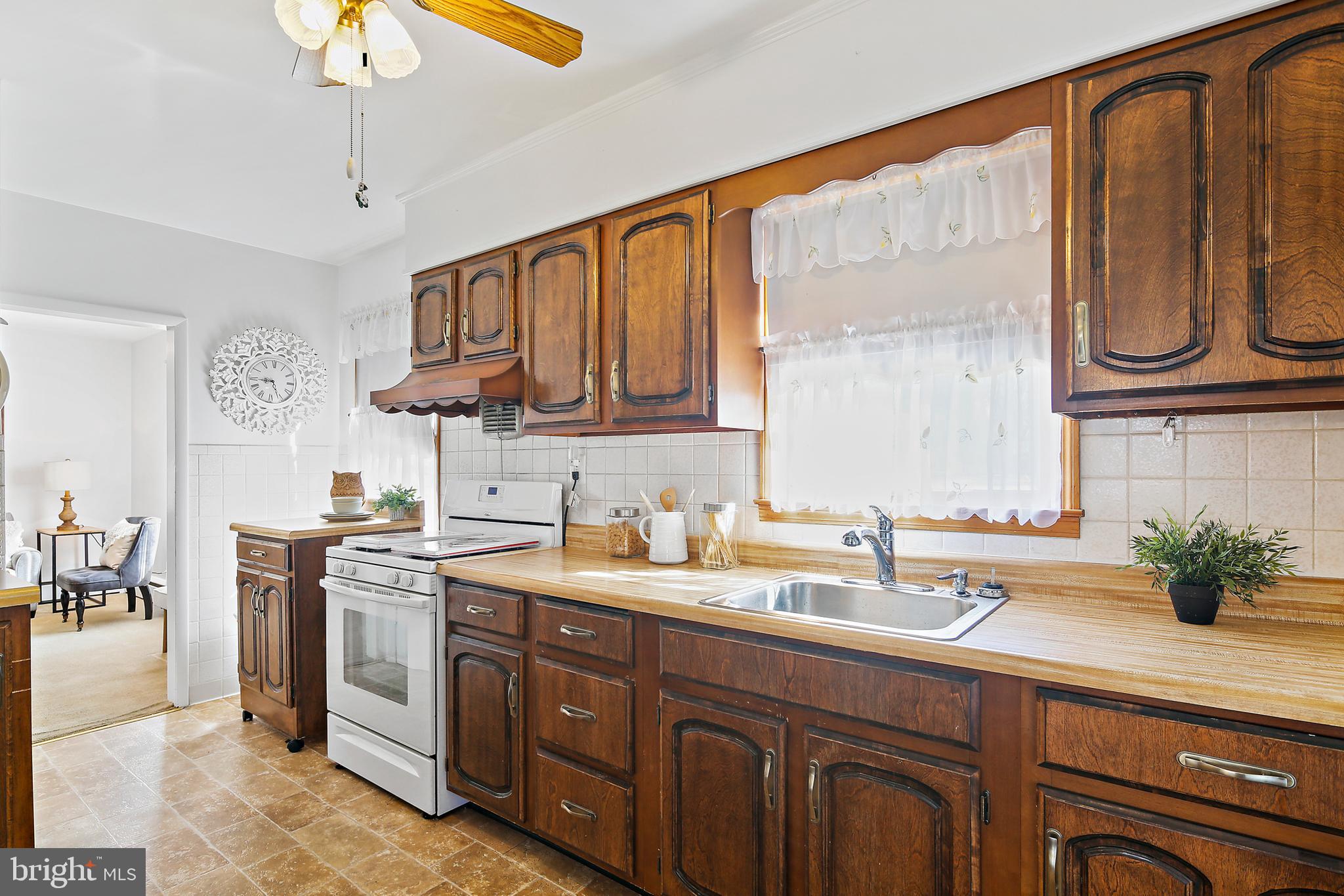 5805 Ebenezer Road White Marsh, MD 21162 - Photo 8 of 39 Kitchen