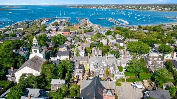 $4,450,000 | 19 Orange Street, Nantucket, MA 02554