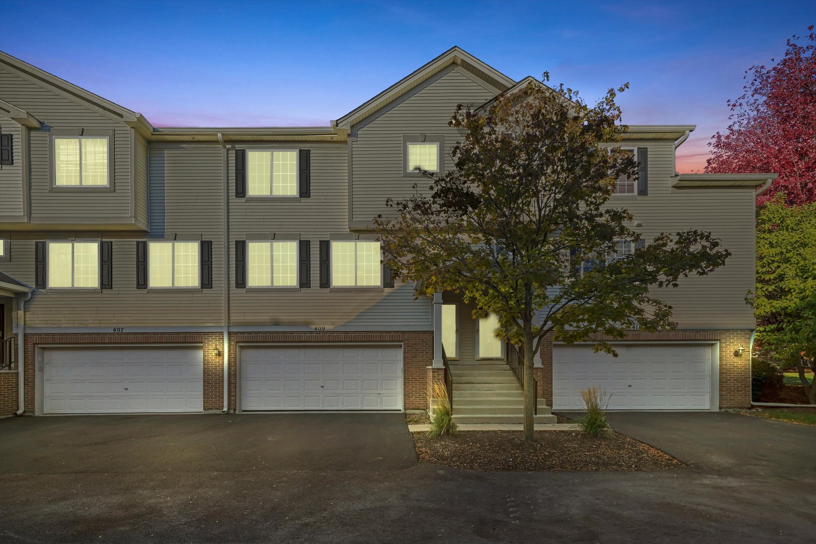 409 Evergreen Circle, Unit 4 Gilberts, IL 60136 - Photo 1 of 42 front view of a house
