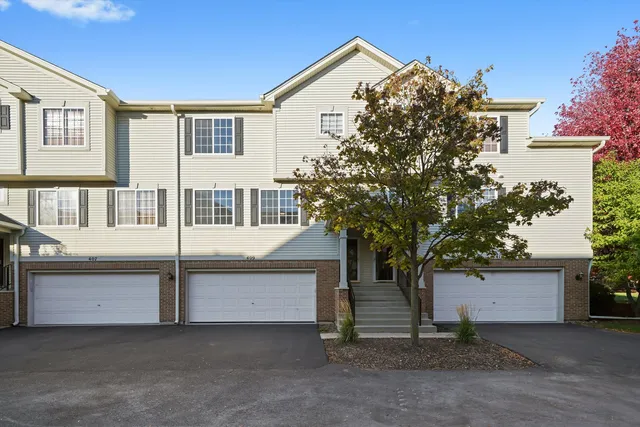 $275,000 | 409 Evergreen Circle, Unit 4, Gilberts, IL 60136