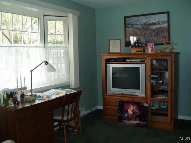 3038 Ridon Court Bethlehem, PA 18020 - Photo 11 of 19 Gallery Image 11