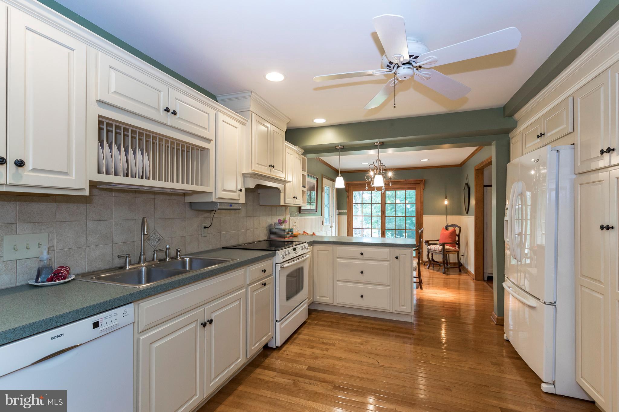 1412 Manley Road West Chester, PA 19382 - Photo 6 of 32 Kitchen