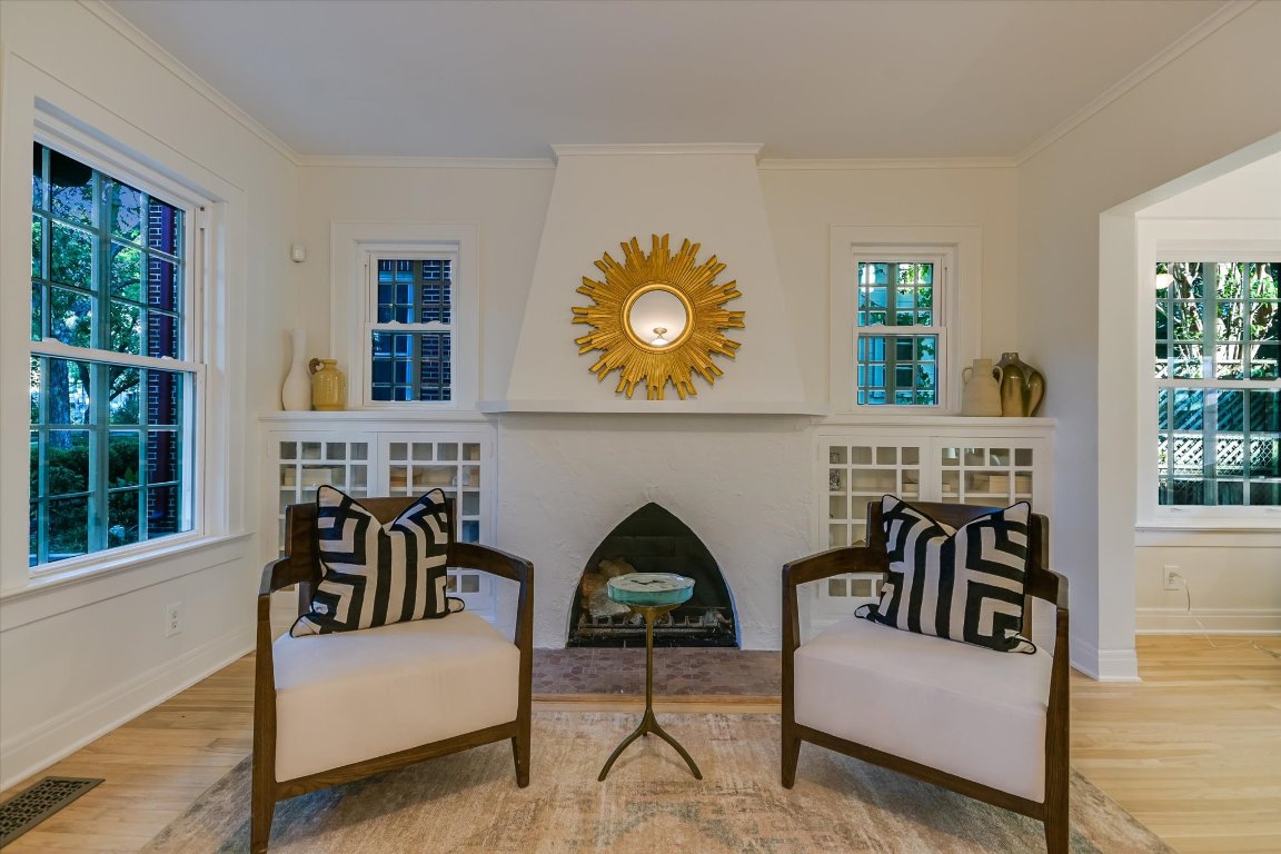 113 West 32nd Street Austin, TX 78705 - Photo 4 of 21