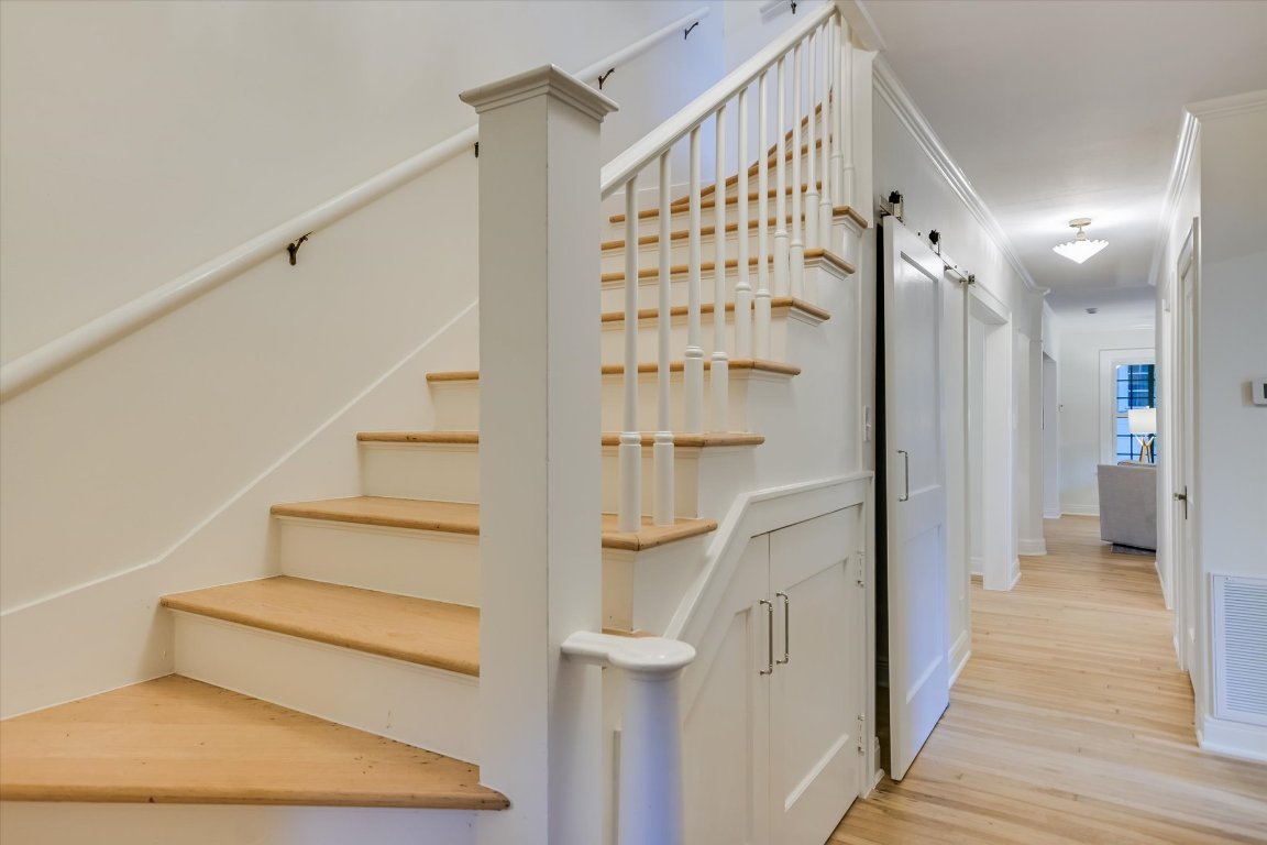 113 West 32nd Street Austin, TX 78705 - Photo 9 of 21