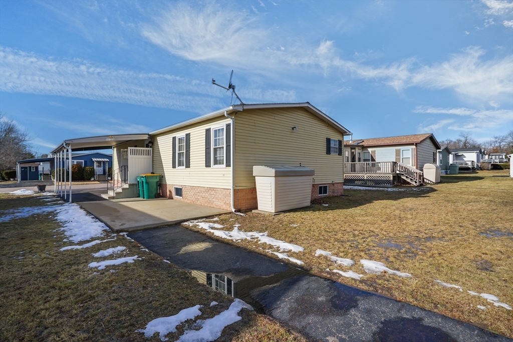 47 Castle Road Attleboro, MA 02703 - Photo 3 of 32