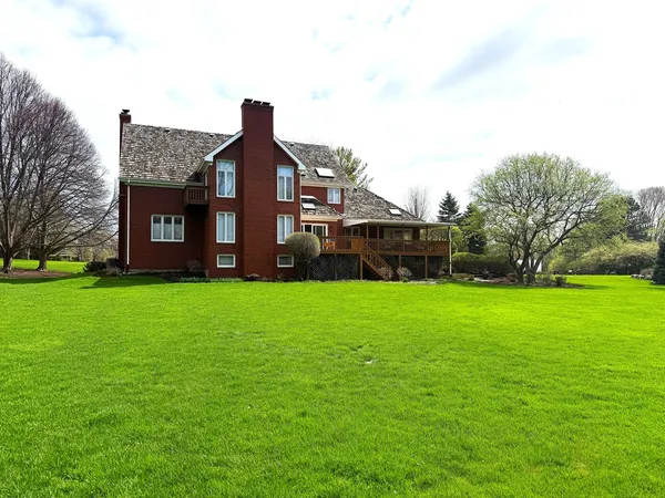 $1,100,000 | 5644 Oakwood Circle, Long Grove, IL 60047
