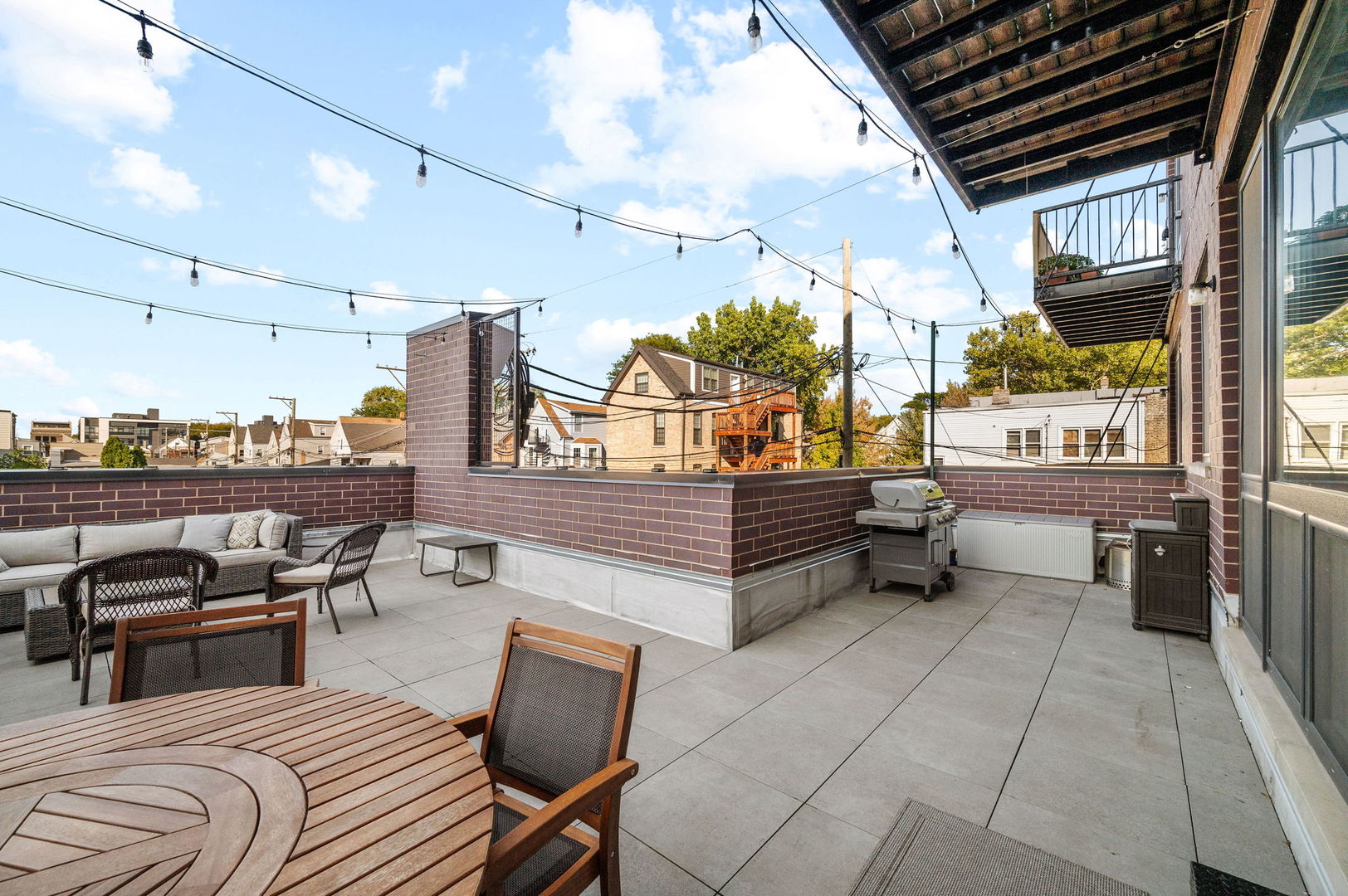 3101 North Ridgeway Avenue, Unit 2E Chicago, IL 60618 - Photo 13 of 18 a outdoor space with patio furniture