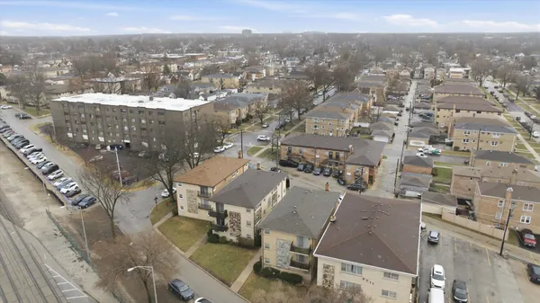 $1,595 | 7709 West Marwood Avenue, Unit 1N, Elmwood Park, IL 60707