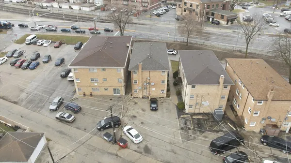 $1,595 | 7709 West Marwood Avenue, Unit 1N, Elmwood Park, IL 60707