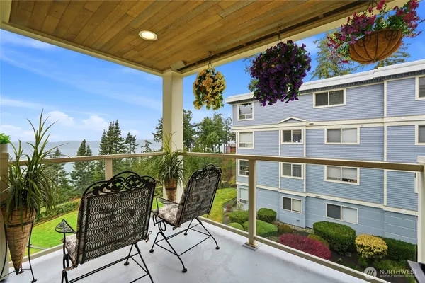 $648,950 | 8260 53rd Avenue West, Unit 302, Mukilteo, WA 98275