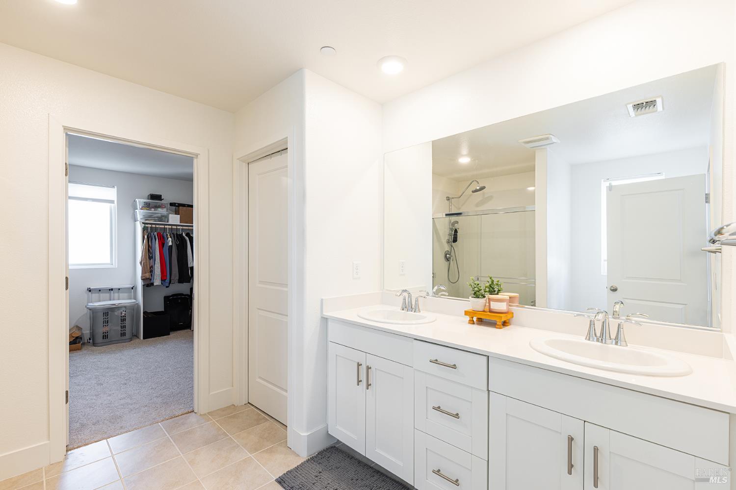 6092 Oak Leaf Place Rohnert Park, CA 94928 - Photo 25 of 39 Master bath with a giant walk in closet.