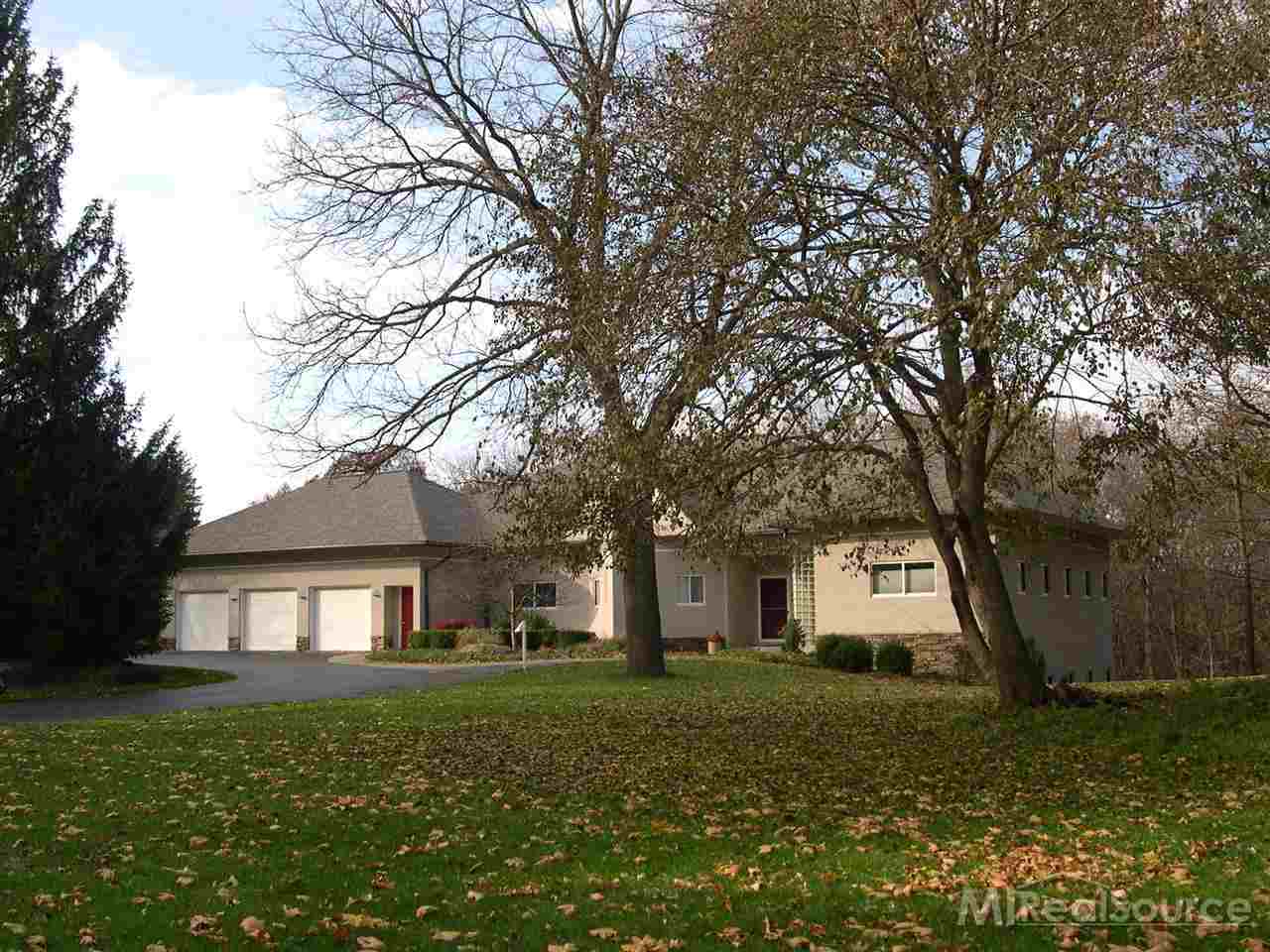 5800 Orion Road Rochester, MI 48306 - Photo 1 of 31