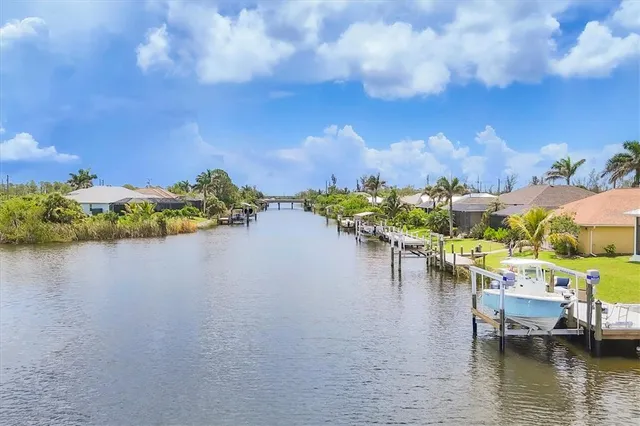 a view of a tennis court
