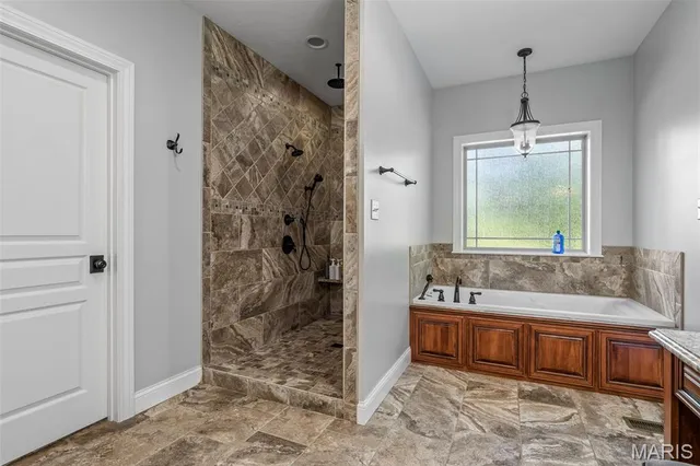 $735,900 | 412 Big River Circle, Bonne Terre, MO 63628