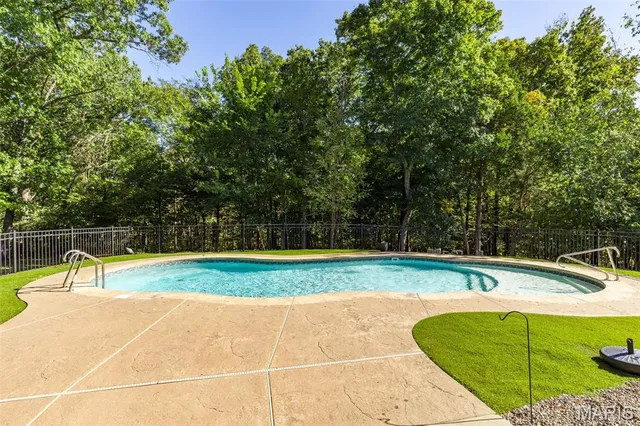 $735,900 | 412 Big River Circle, Bonne Terre, MO 63628