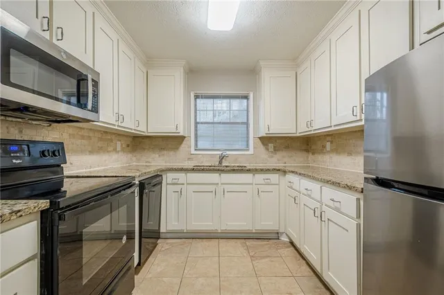 $189,800 | 1106 Natchez Trace, Atlanta, GA 30350