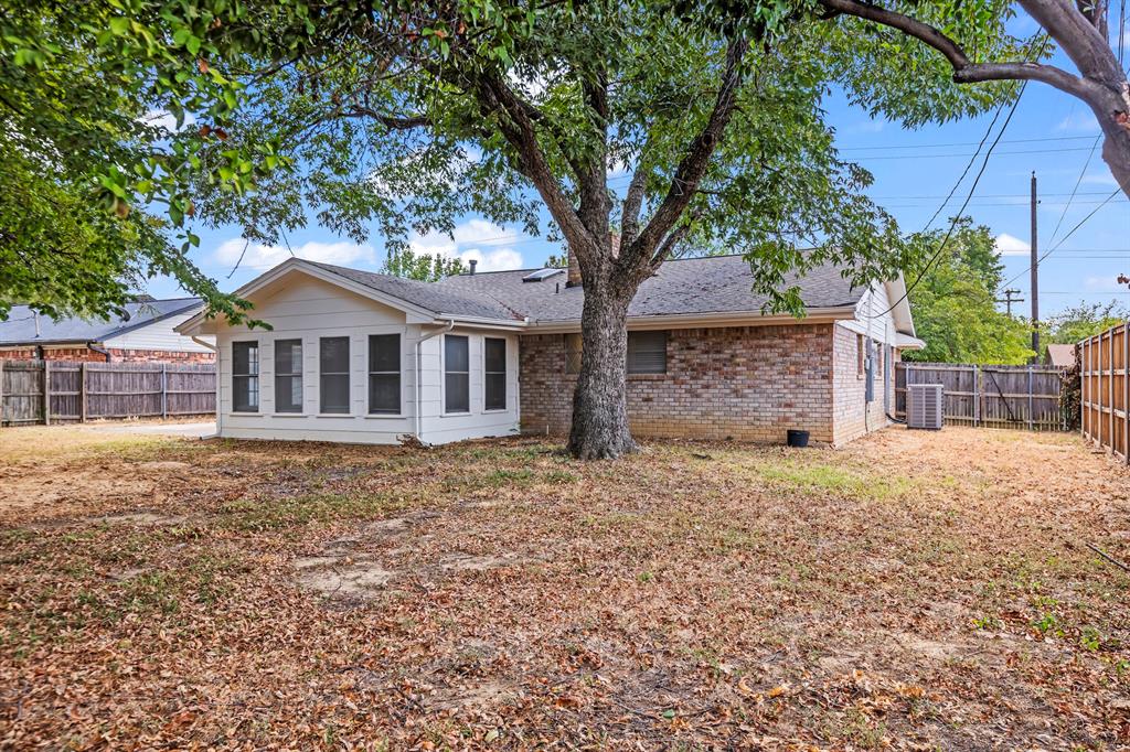 1009 Springdale Road Bedford, TX 76021 - Photo 21 of 26 Gallery Image 21