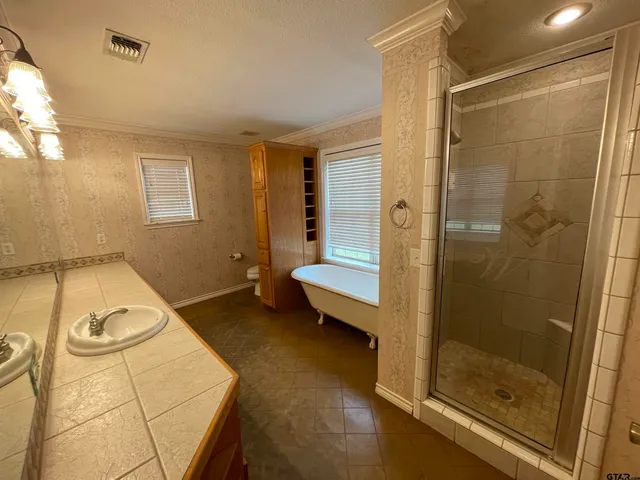 a view of a livingroom with window