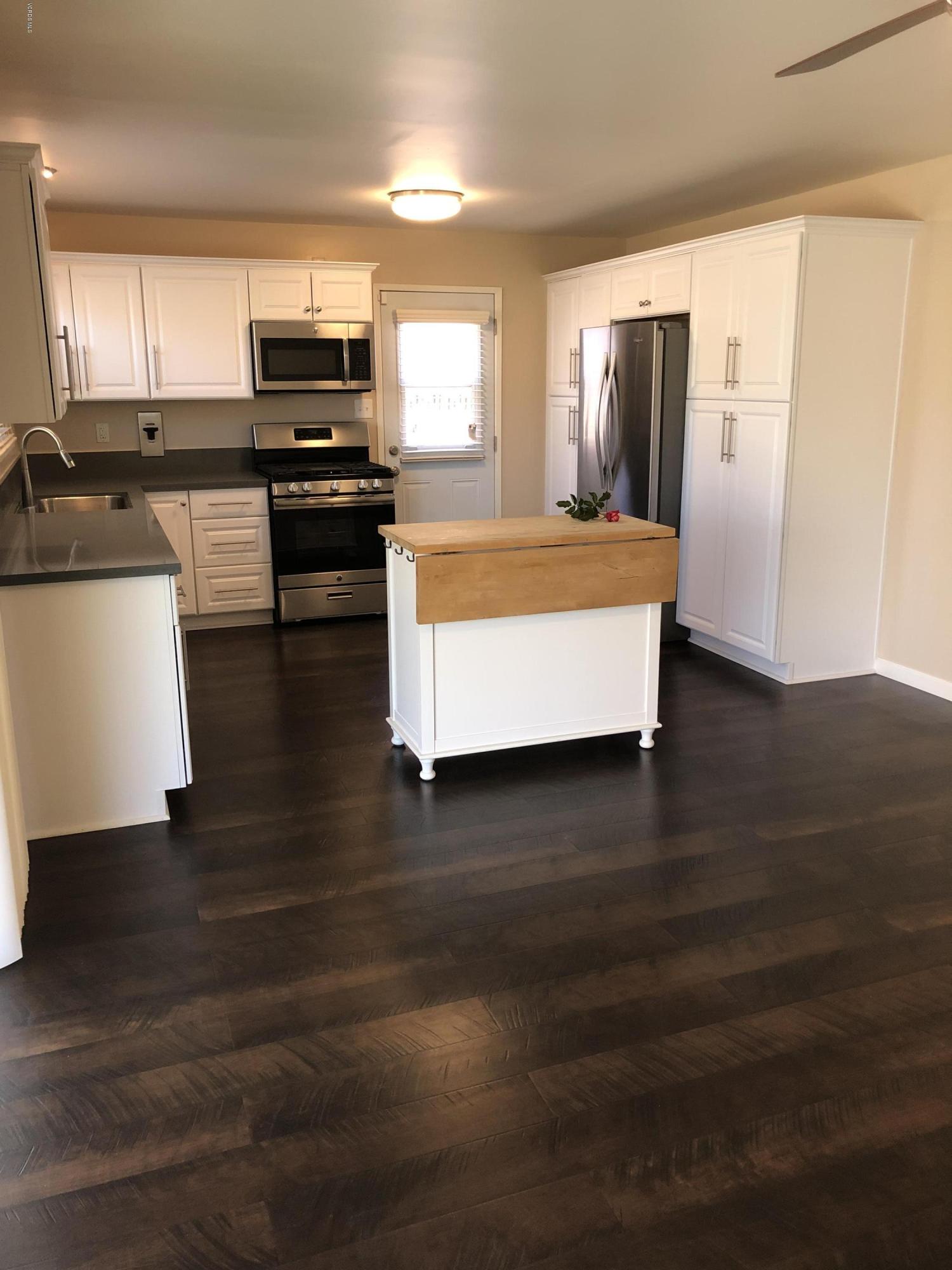 1321 Fuchsia Street Oxnard, CA 93036 - Photo 4 of 12 IMG_0560