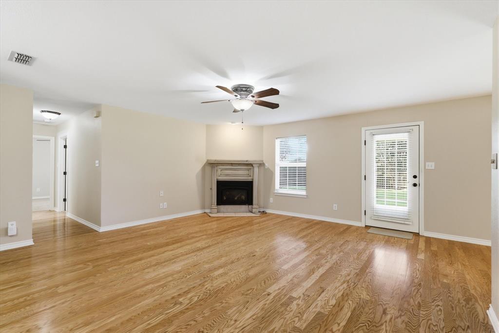 605 Maple Drive Pilot Point, TX 76258 - Photo 13 of 38