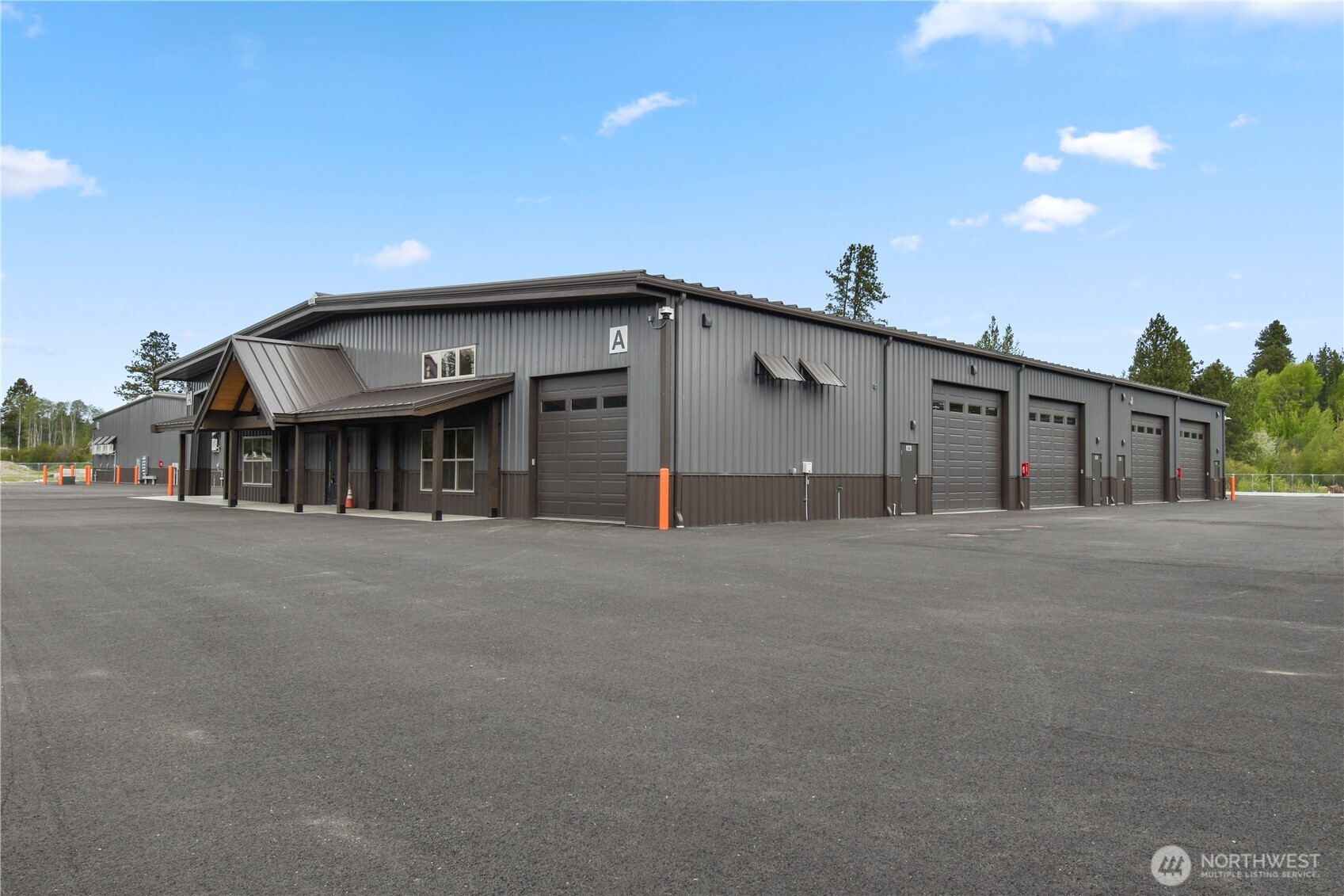 4081 Highway 970, Unit D7 Cle Elum, WA 98922 - Photo 15 of 27 a view of a house with a street