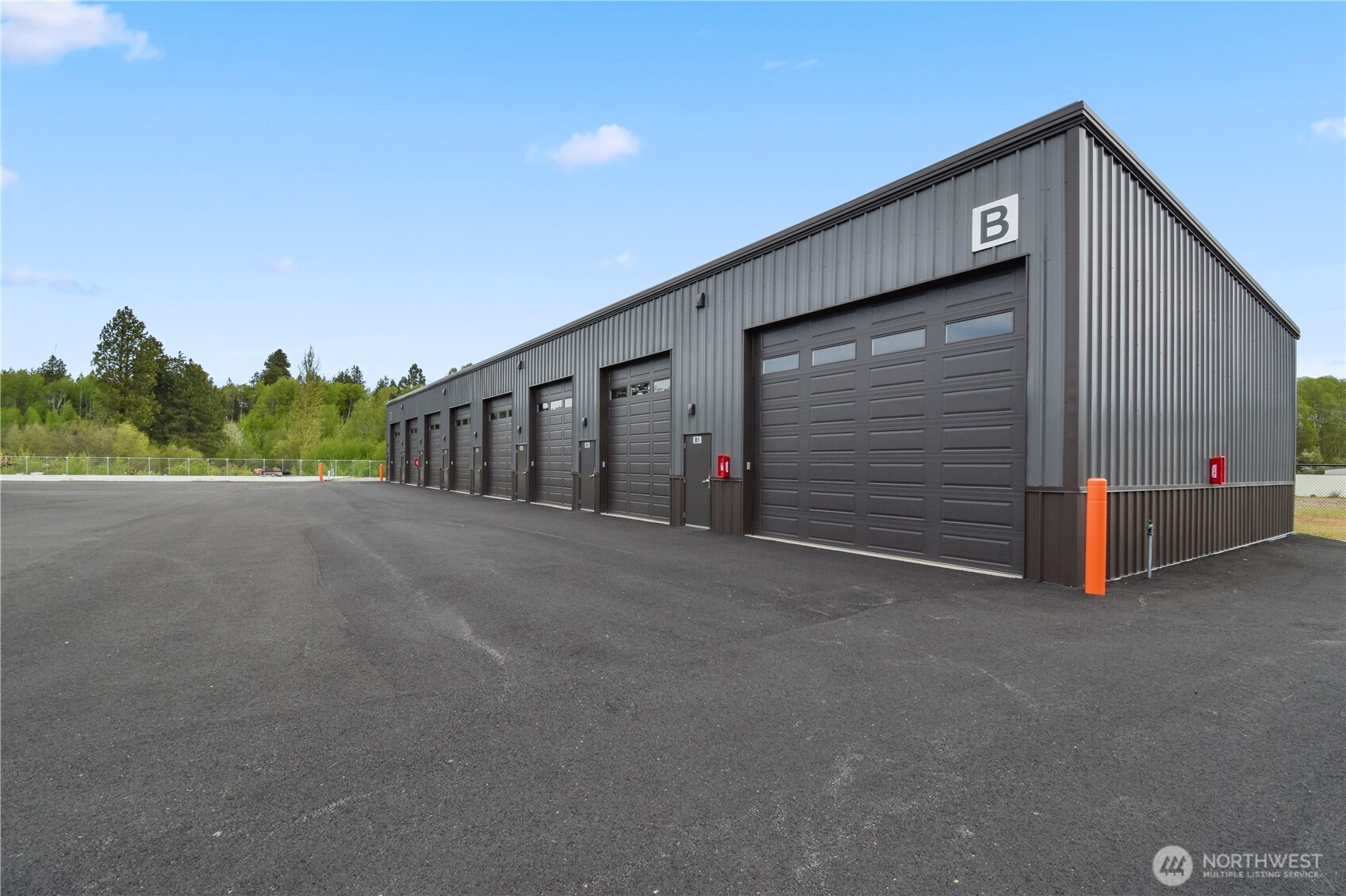 4081 Highway 970, Unit D7 Cle Elum, WA 98922 - Photo 16 of 27 a view of a house with a street