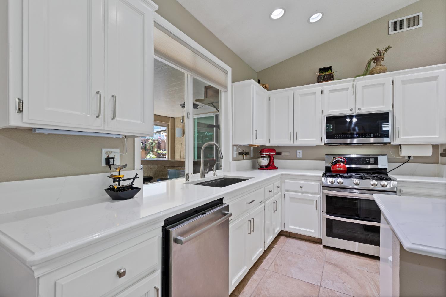 4540 Shenandoah Road Rocklin, CA 95765 - Photo 12 of 42