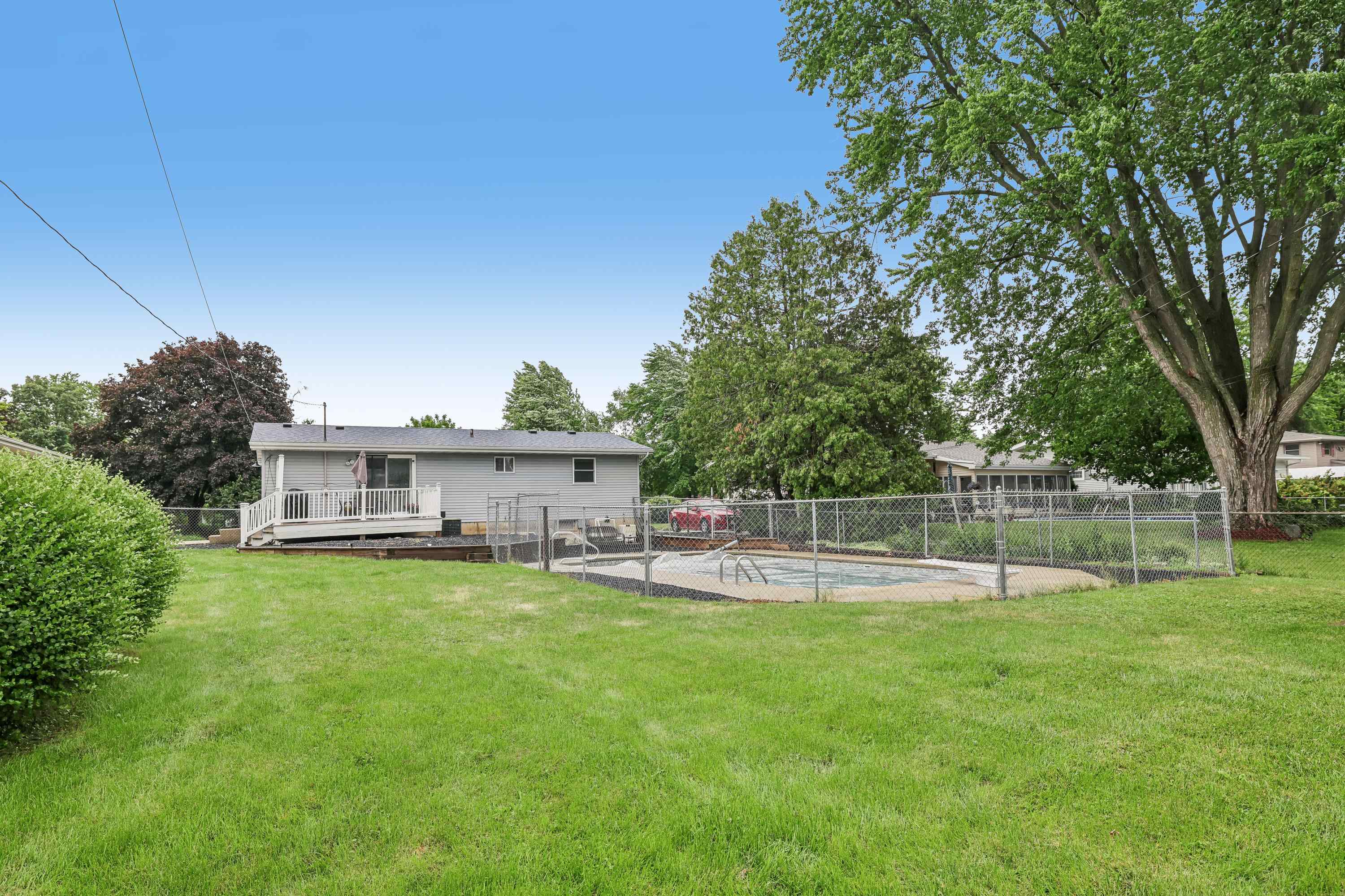 809 West Street Stoughton, WI 53589 - Photo 17 of 48
